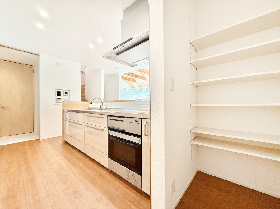 �L�b�`�� �������Ƒ����J��[�߂�A������̂���L�b�`��