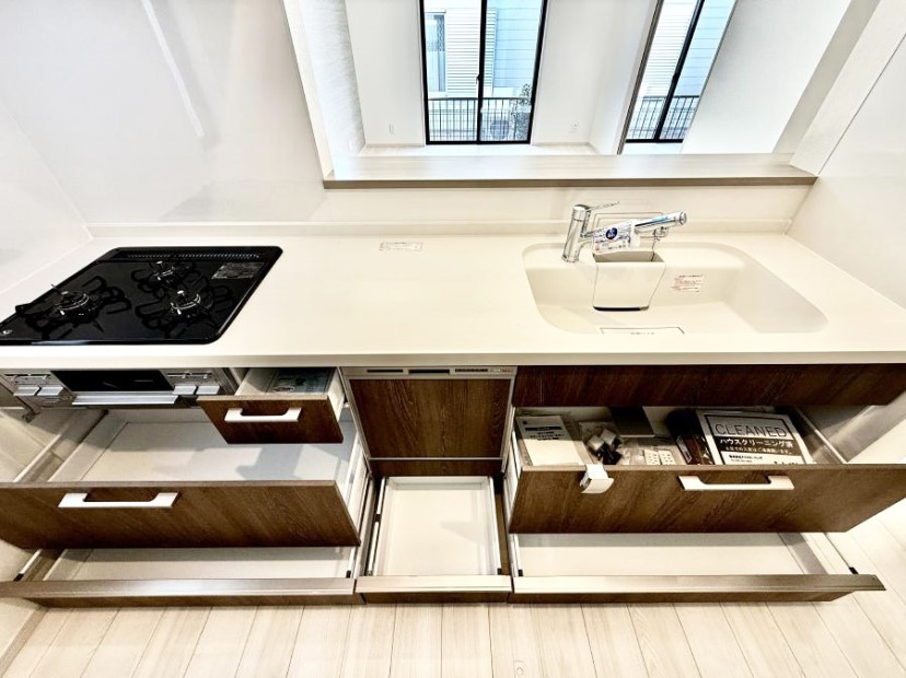 �L�b�`�� �����������������Ɗy�����Ȃ�A���K�ȃL�b�`�����