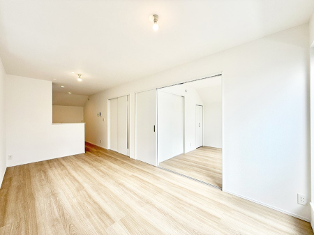 ���r���O ���������S�n�̂����A���z�̃��r���O