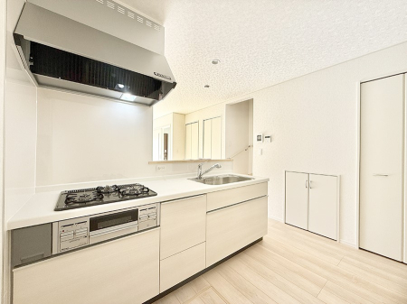 �L�b�`�� �����������������Ɗy�����Ȃ�A���K�ȃL�b�`�����