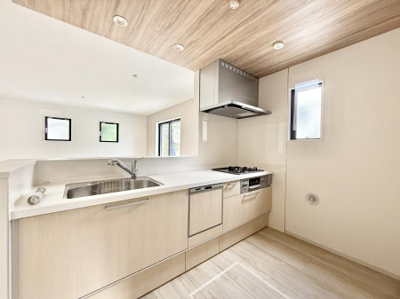 �L�b�`�� ���������y���݂ƐH�ׂ�K����͂���L�b�`��