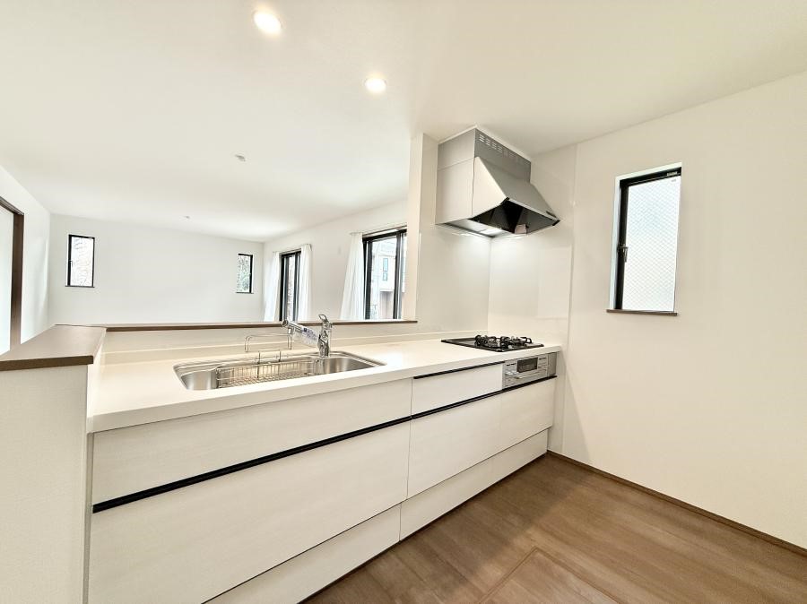 �L�b�`�� ���������y���݂ƐH�ׂ�K����͂���L�b�`��