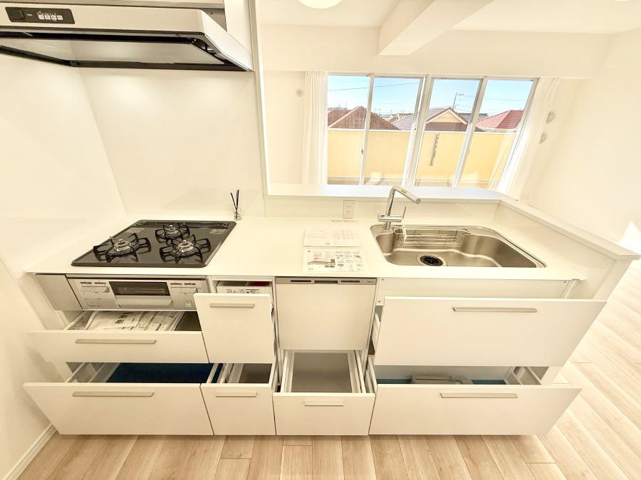 �L�b�`�� �����������������Ɗy�����Ȃ�A���K�ȃL�b�`�����