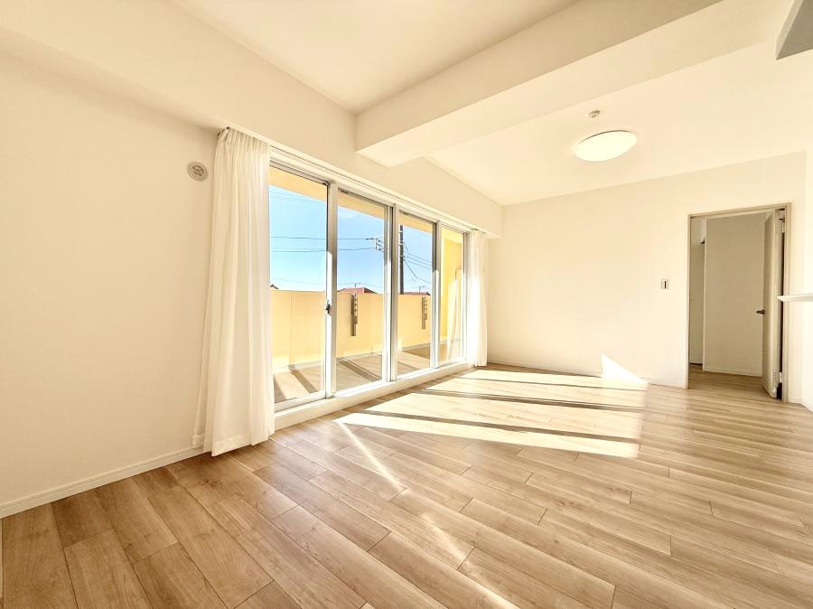 ���r���O ���������S�n�̂����A���z�̃��r���O