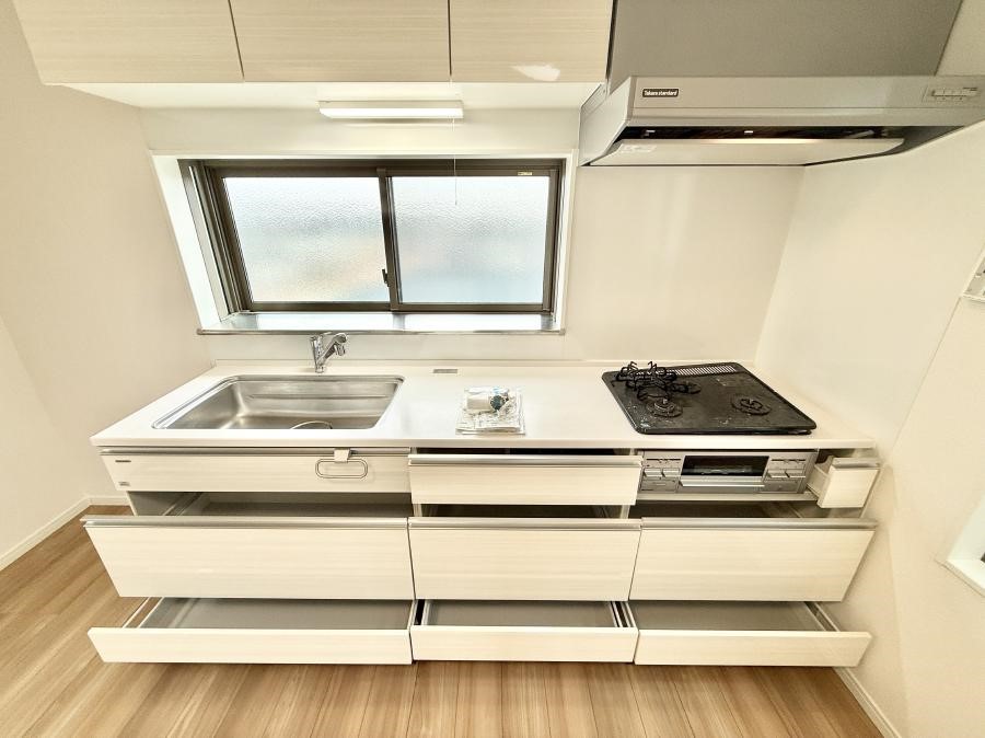 �L�b�`�� �����������������Ԃ����܂��A�Ί炠�ӂ��L�b�`��