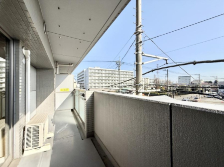 �o���R�j�[ ������ �G�߂̈ڂ낢����������J���I�ȋ�Ԃł�