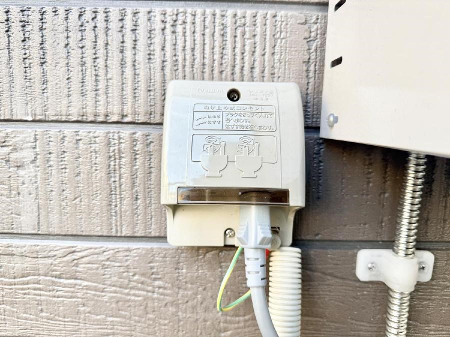 ���̑����� �ݔ������O�ɓd���R���Z���g������΁A�������@�ő���O�ǂ�|������ȂǕ֗��ł��B