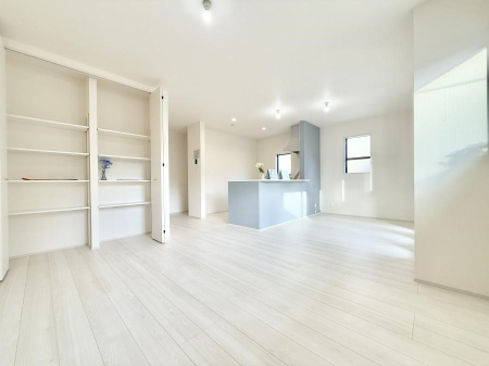 ���r���O ���������S�n�̂����A���z�̃��r���O