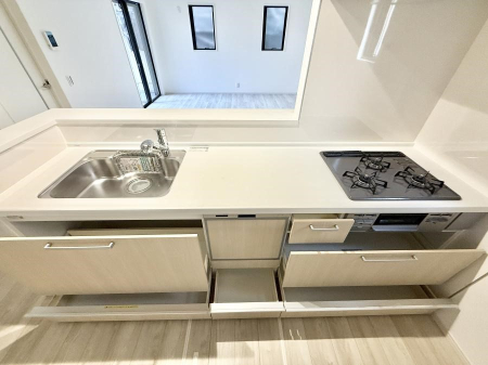 �L�b�`�� �����������������Ԃ����܂��A�Ί炠�ӂ��L�b�`��