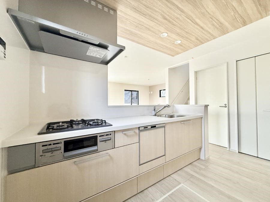 �L�b�`�� �������Ƒ����J��[�߂�A������̂���L�b�`��