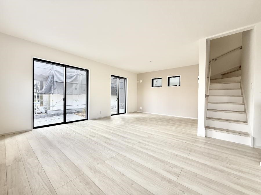 ���r���O ���������S�n�̂����A���z�̃��r���O