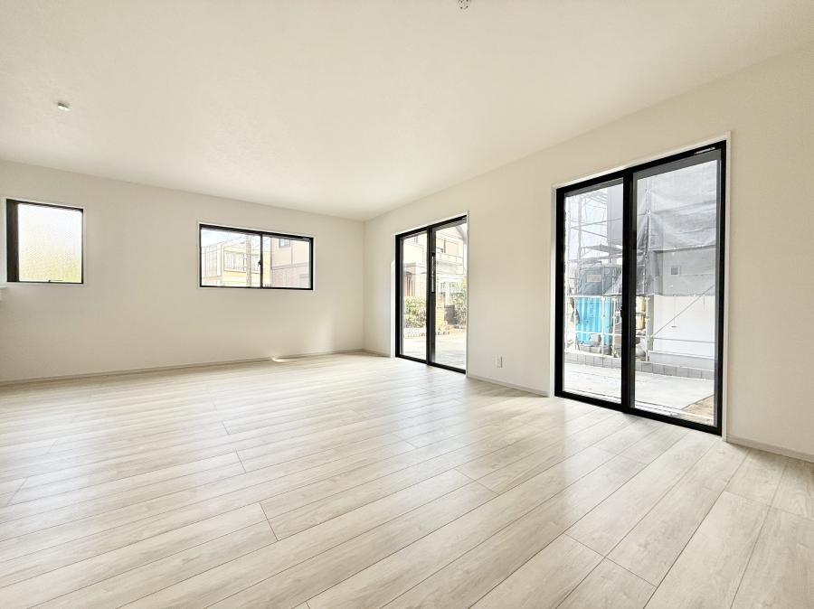 ���r���O ���������R�Ɖ�b�����܂��A�S�n�悢�ЂƂƂ�