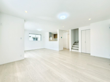 ���r���O ���������났�ƏΊ炪�W�܂�A�S���܂郊�r���O