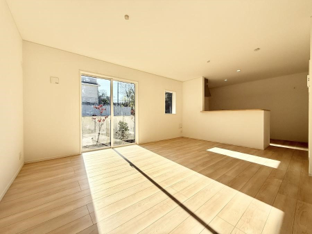 ���r���O ���������S�n�̂����A���z�̃��r���O