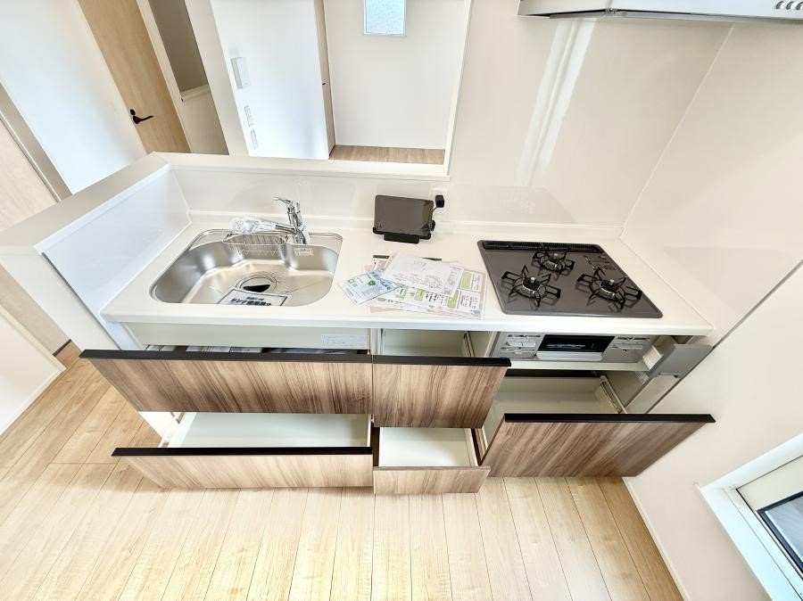 �L�b�`�� �������Ƒ����J��[�߂�A������̂���L�b�`��