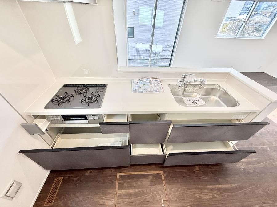 �L�b�`�� �������Ƒ����J��[�߂�A������̂���L�b�`��