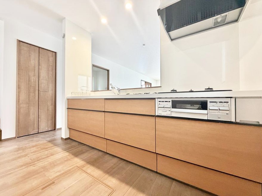 �L�b�`�� �������Ƒ����J��[�߂�A������̂���L�b�`��