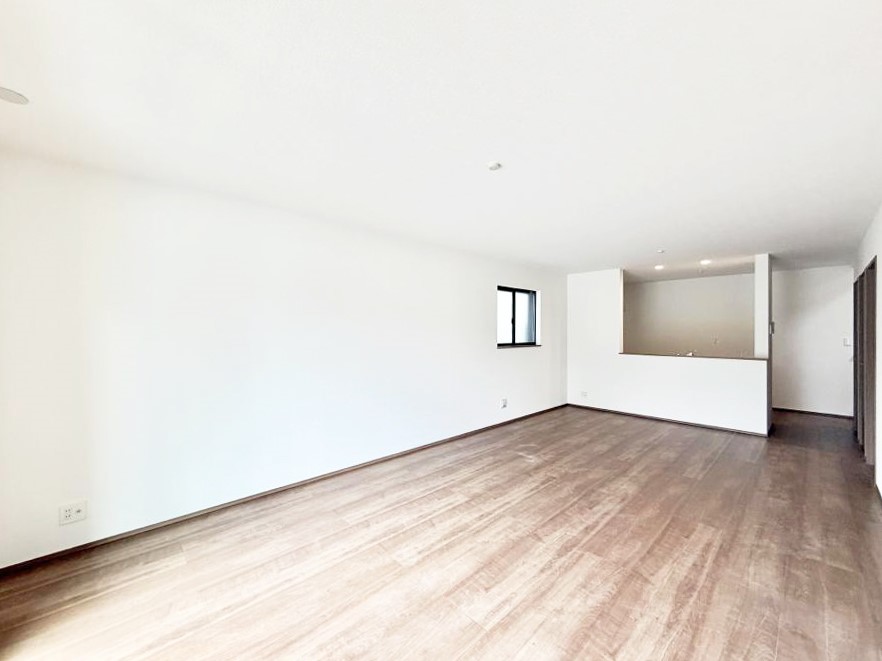 ���r���O ���������S�n�̂����A���z�̃��r���O