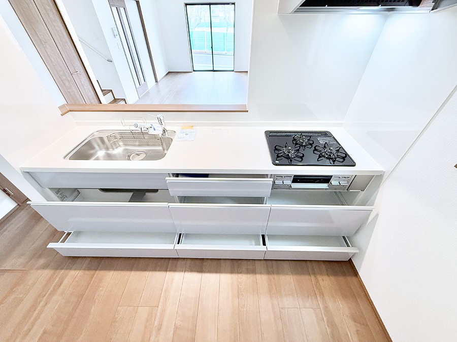 �L�b�`�� �����������������Ԃ����܂��A�Ί炠�ӂ��L�b�`��