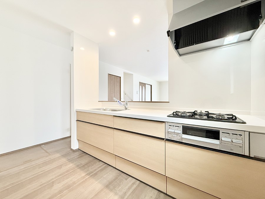 �L�b�`�� �����������������Ԃ����܂��A�Ί炠�ӂ��L�b�`��