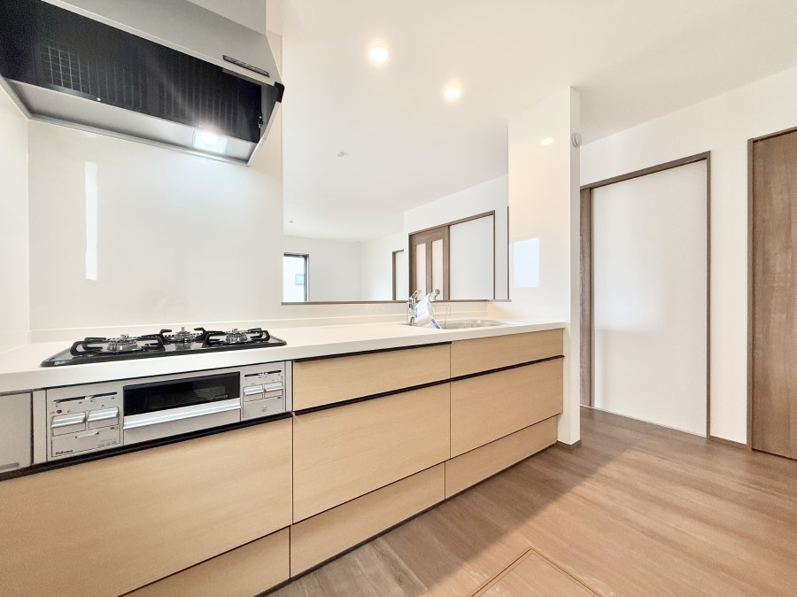 �L�b�`�� �����������������Ԃ����܂��A�Ί炠�ӂ��L�b�`��