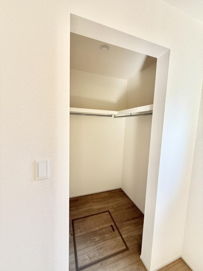 ���[ ����