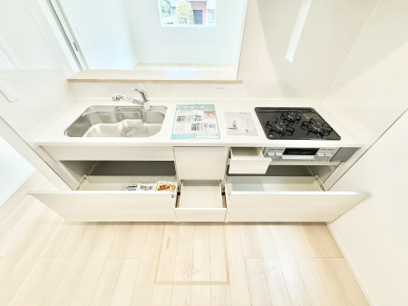 �L�b�`�� �������Ƒ����J��[�߂�A������̂���L�b�`��