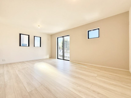 ���r���O ���������R�Ɖ�b�����܂��A�S�n�悢�ЂƂƂ�