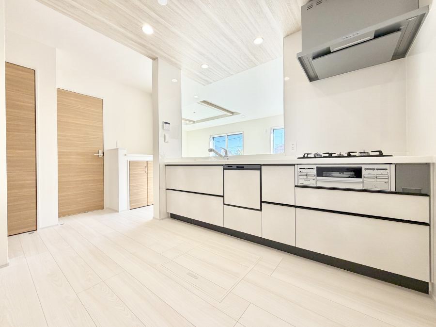 �L�b�`�� �������Ƒ����J��[�߂�A������̂���L�b�`��