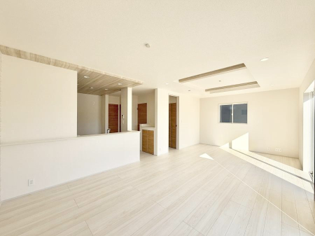 ���r���O ���������났�ƏΊ炪�W�܂�A�S���܂郊�r���O