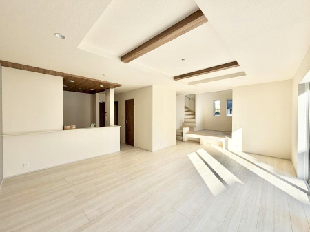 ���r���O ���������났�ƏΊ炪�W�܂�A�S���܂郊�r���O