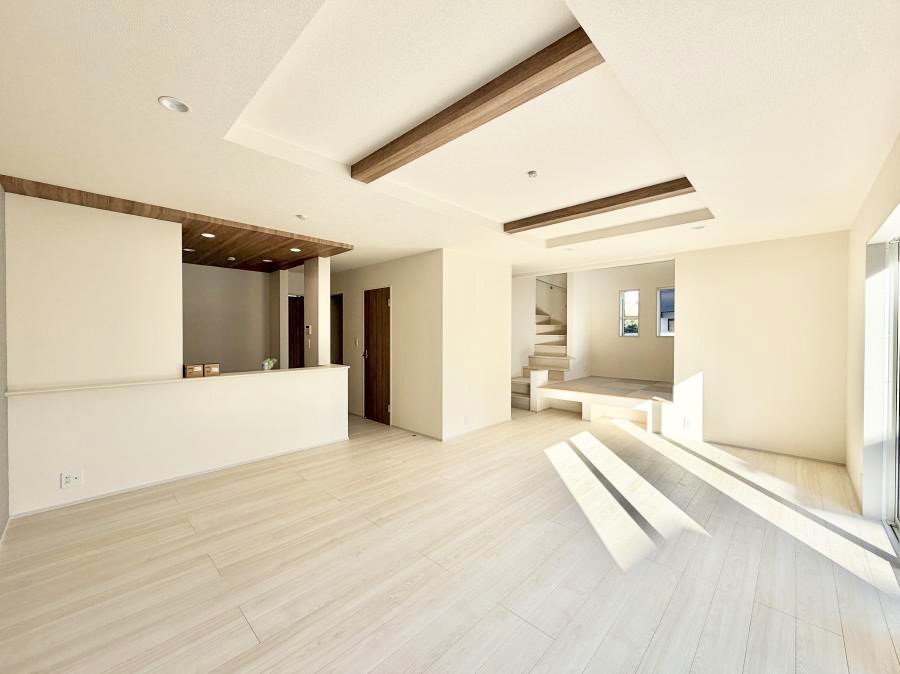 ���r���O ���������났�ƏΊ炪�W�܂�A�S���܂郊�r���O