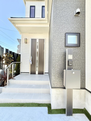 ���̑� �O�ρ���炵�ɏ�����^����A�΂��������ꂽ�Z�܂��ł�