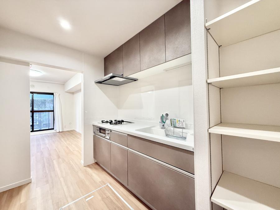 �L�b�`�� ���������y���݂ƐH�ׂ�K����͂���L�b�`��