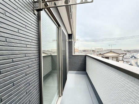 �o���R�j�[ ������ �G�߂̈ڂ낢����������J���I�ȋ�Ԃł�