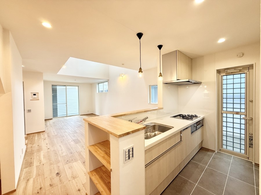 �L�b�`�� ���������y���݂ƐH�ׂ�K����͂���L�b�`��