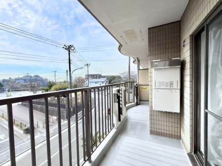 �o���R�j�[ ������ �G�߂̈ڂ낢����������J���I�ȋ�Ԃł�