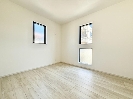 �Q�� ����