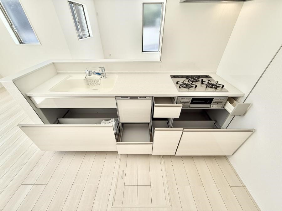 �L�b�`�� �������Ƒ����J��[�߂�A������̂���L�b�`��