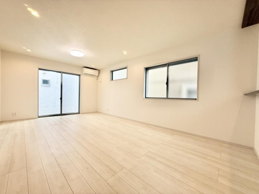 ���r���O ���������났�ƏΊ炪�W�܂�A�S���܂郊�r���O