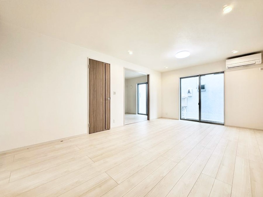 ���r���O ���������S�n�̂����A���z�̃��r���O