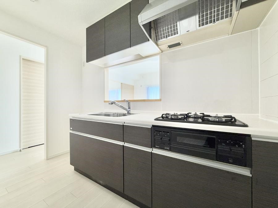 �L�b�`�� �����������������Ԃ����܂��A�Ί炠�ӂ��L�b�`��