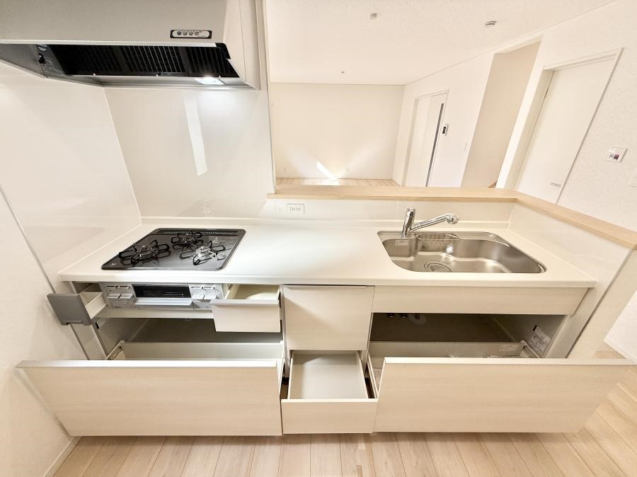 �L�b�`�� �����������������Ԃ����܂��A�Ί炠�ӂ��L�b�`��