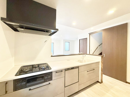 �L�b�`�� ���������y���݂ƐH�ׂ�K����͂���L�b�`��