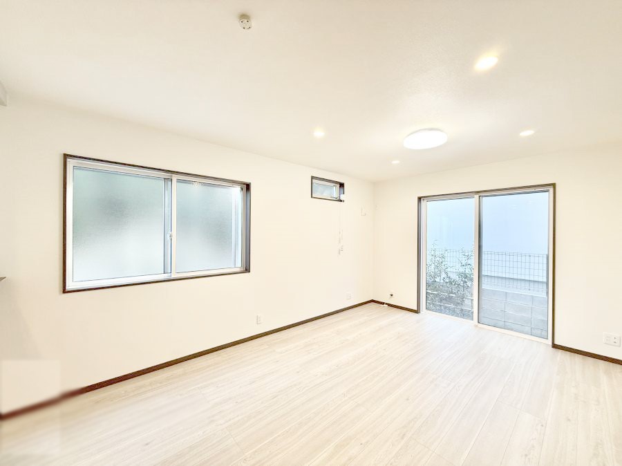 ���r���O ���������S�n�̂����A���z�̃��r���O