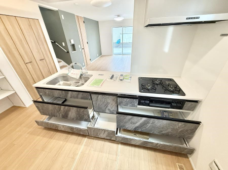 �L�b�`�� �������Ƒ����J��[�߂�A������̂���L�b�`��