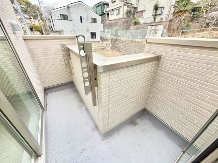 �o���R�j�[ ������ �G�߂̈ڂ낢����������J���I�ȋ�Ԃł�