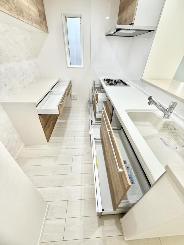 �L�b�`�� �����������������Ԃ����܂��A�Ί炠�ӂ��L�b�`��