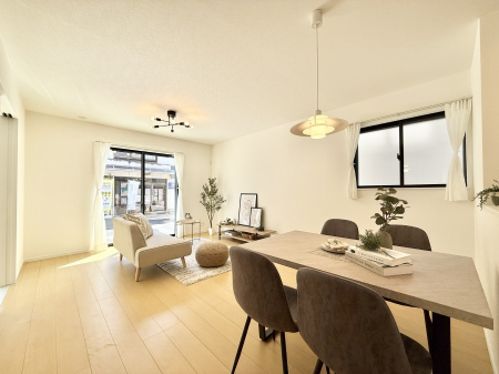 ���r���O ���������났�ƏΊ炪�W�܂�A�S���܂郊�r���O