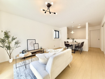 ���r���O ���������S�n�̂����A���z�̃��r���O